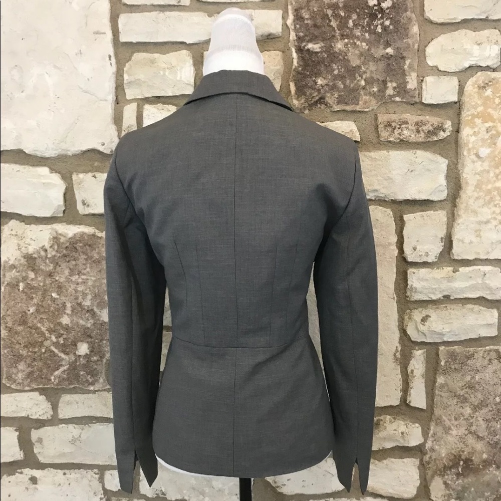 Blazer - Picture 5 of 5